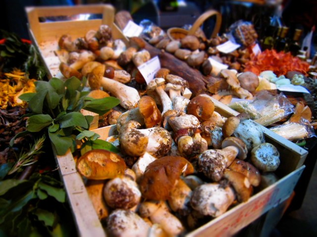 Mushroom Display at Turnips, Borough Market in London | daisysworld.net Mushroom Display at Turnips, Borough Market in London
