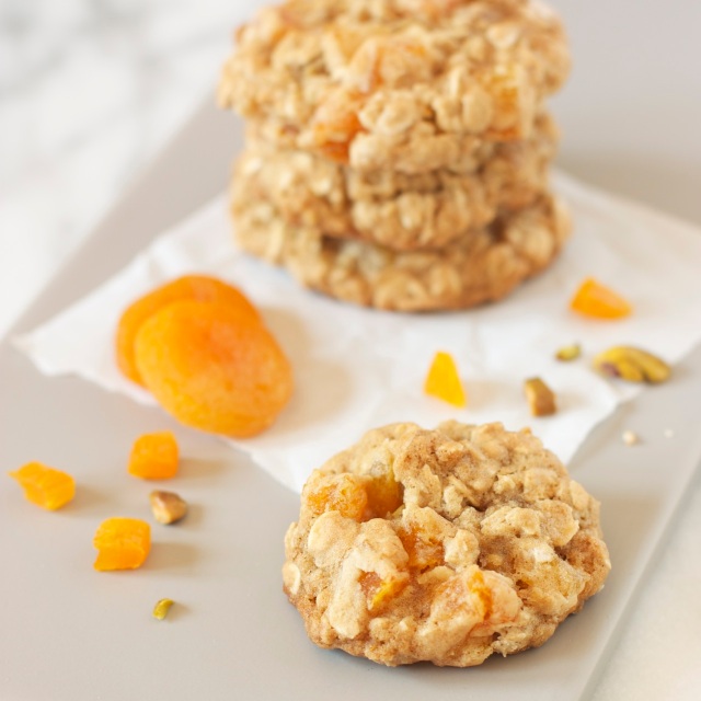 Apricot Pistachio Oatmeal Cookies 